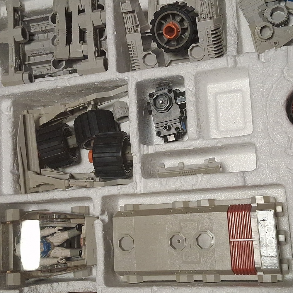 1984 Robotix Series R-1000 Motorized Building System *Incomplete* - Picture 4 of 14